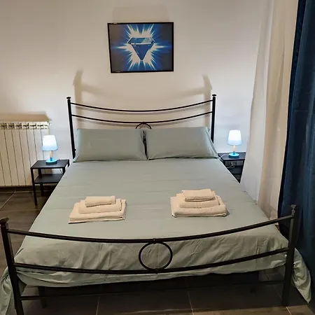 A&c White Diamond Con Larga Terrazza Di 50 Mq Sul Mare אנזיו