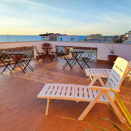 דירה A&c White Diamond Con Larga Terrazza Di 50 Mq Sul Mare