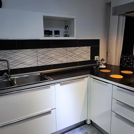 דירה A&c White Diamond Con Larga Terrazza Di 50 Mq Sul Mare אנזיו