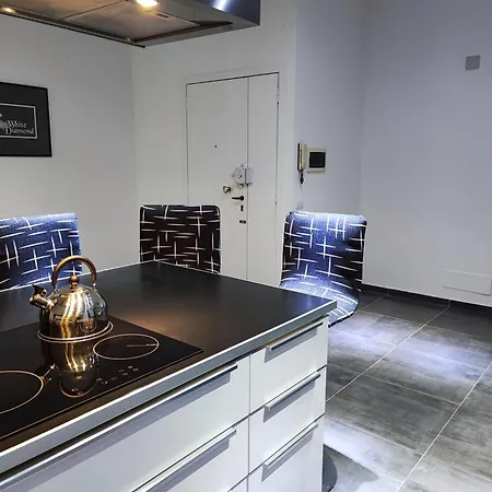 A&c White Diamond Con Larga Terrazza Di 50 Mq Sul Mare דירה *