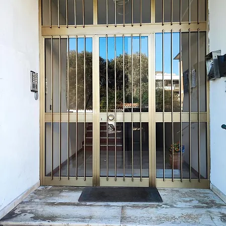 A&c White Diamond Con Larga Terrazza Di 50 Mq Sul Mare אנזיו