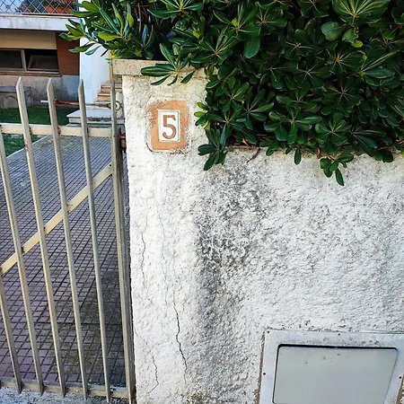 A&c White Diamond Con Larga Terrazza Di 50 Mq Sul Mare דירה אנזיו