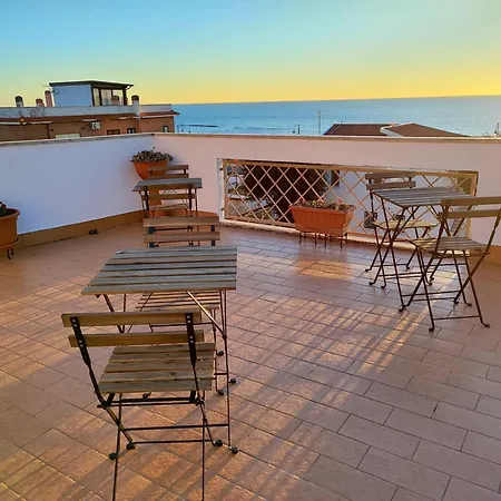 A&c White Diamond Con Larga Terrazza Di 50 Mq Sul Mare Daire
